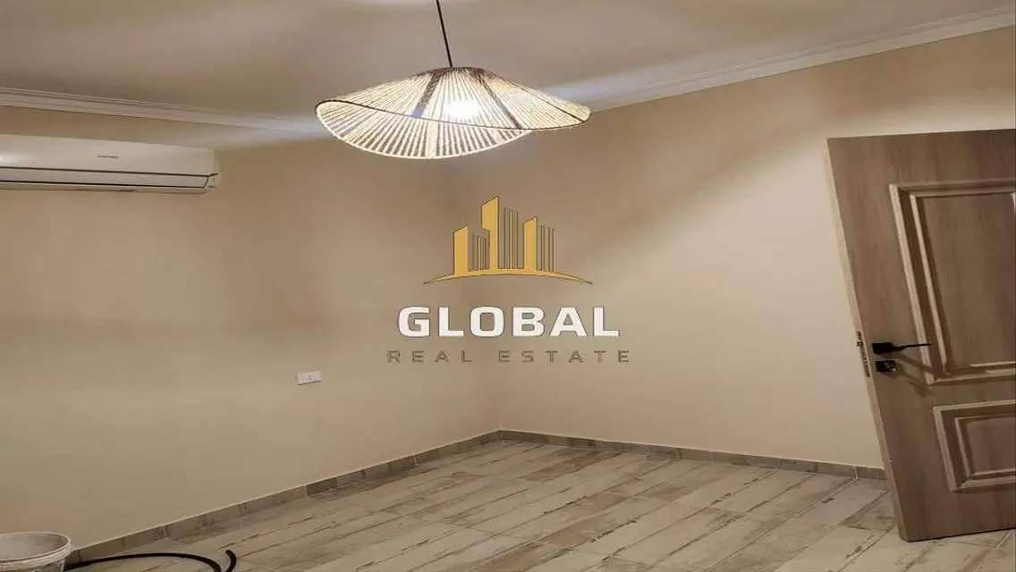 شقه بجاردن اول استخدام نصف فرش بمطبخ مفتوح