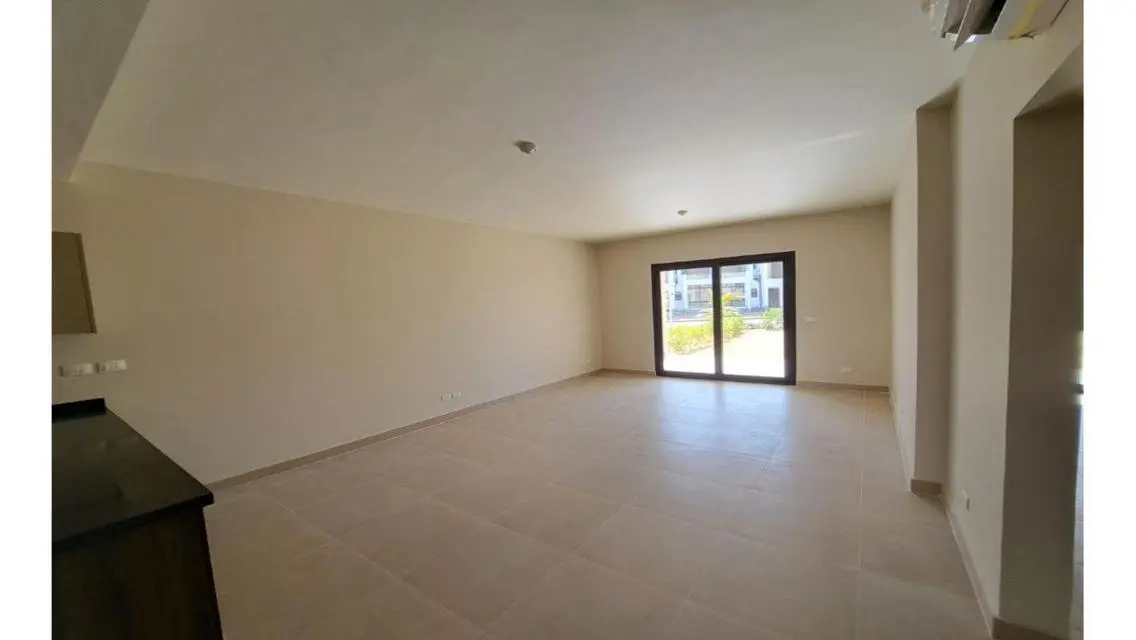 Ground floor in Akamar fully finished + Kit. + Acs