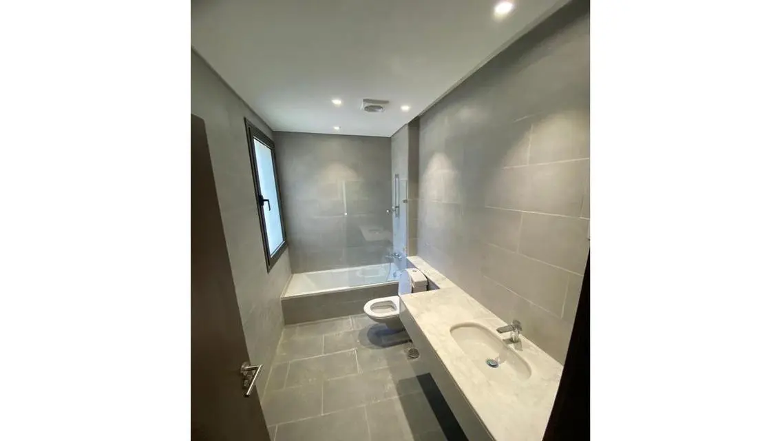 Luxurious Apartment with Maid's Room and Modern Amenities