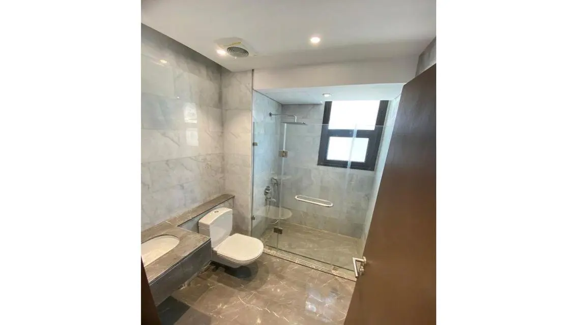Luxurious Apartment with Maid's Room and Modern Amenities