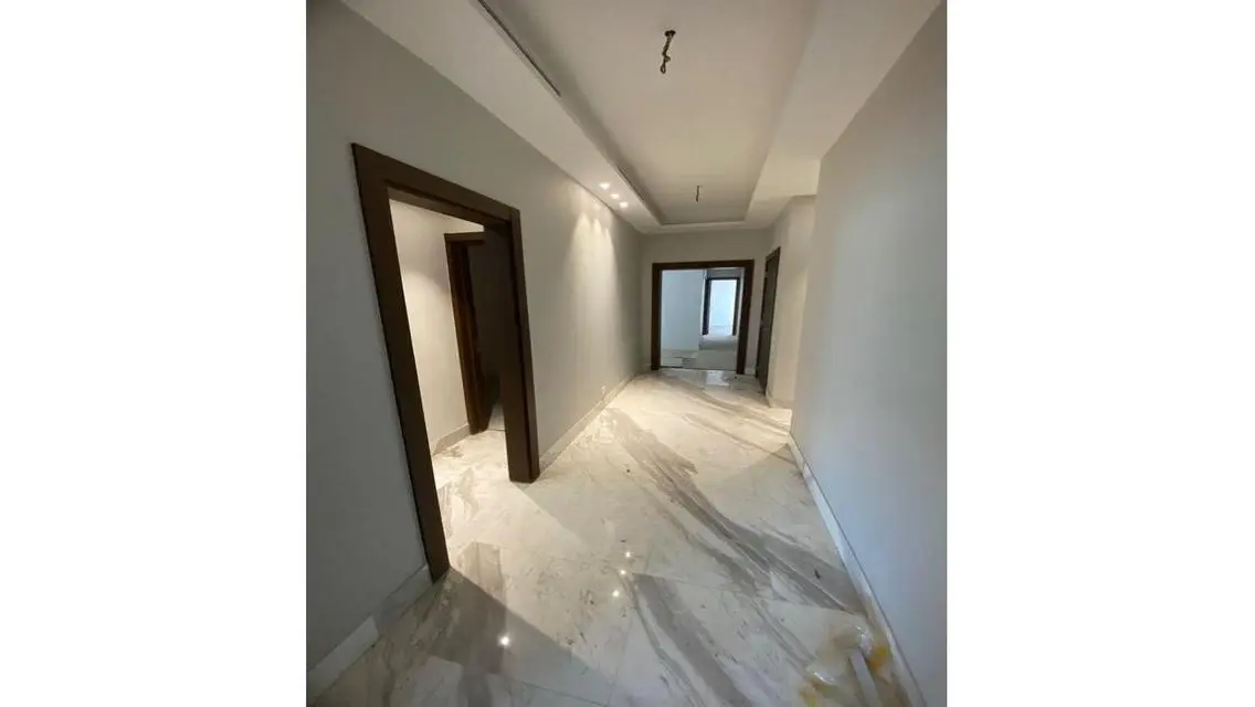 Luxurious Apartment with Maid's Room and Modern Amenities