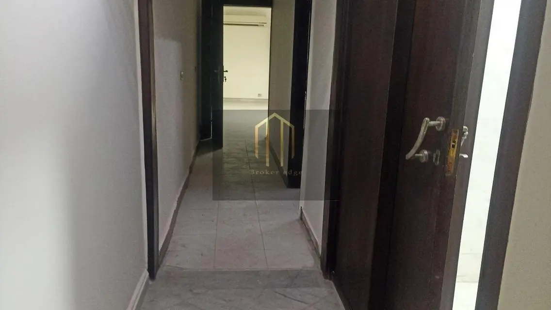 عيادة للبيع دور تالت مربعات الحرية ميرغنى