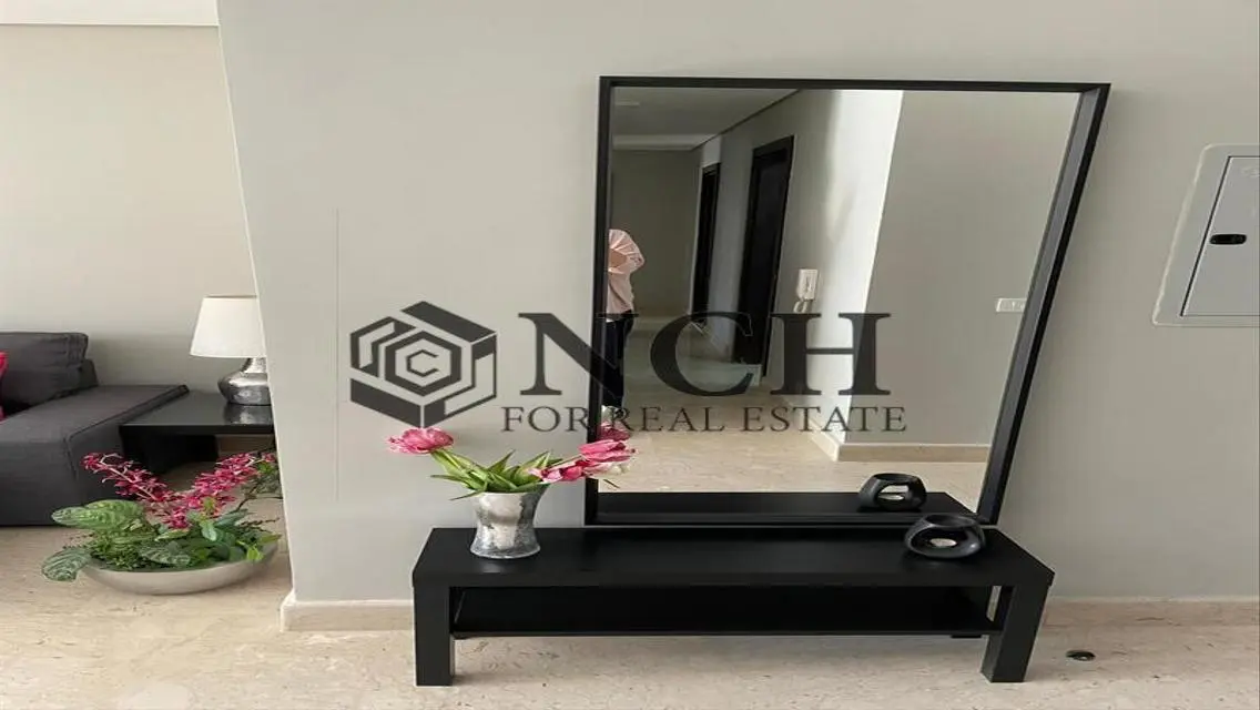 FULLY FURNISHED APARTMENT WZ GARDEN 70M FOR RENT .