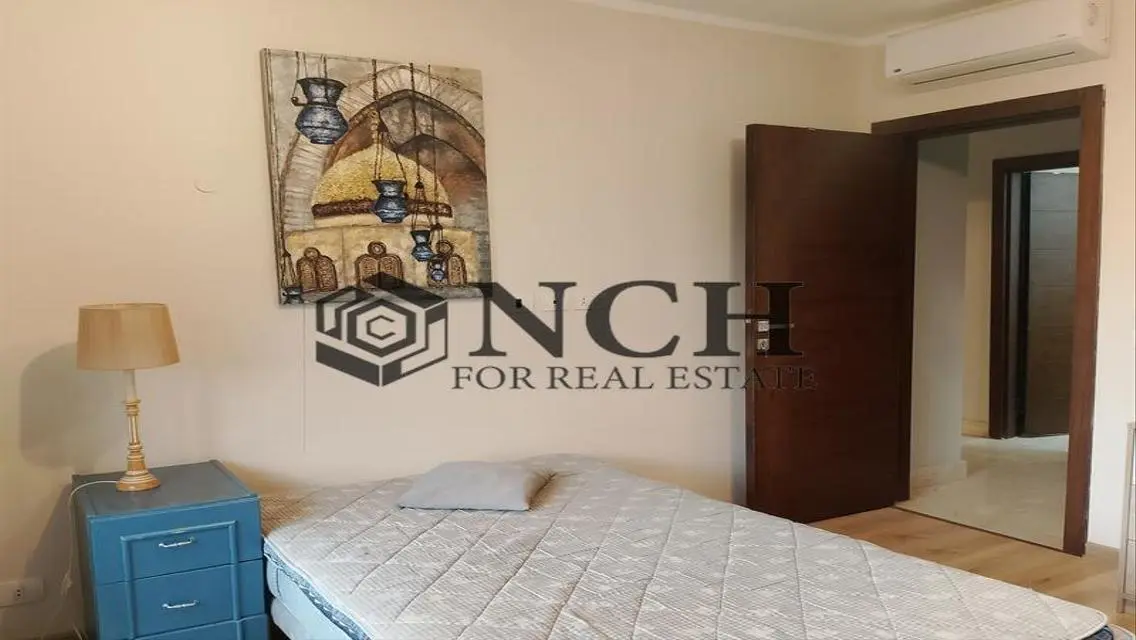 FULLY FURNISHED APARTMENT WZ GARDEN 70M FOR RENT .