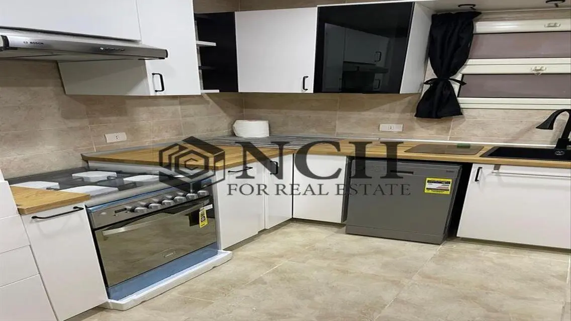 FULLY FURNISHED APARTMENT WZ GARDEN 70M FOR RENT .
