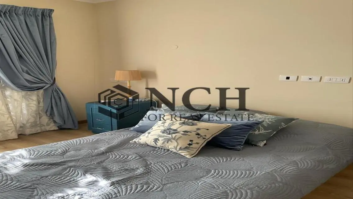 FULLY FURNISHED APARTMENT WZ GARDEN 70M FOR RENT .