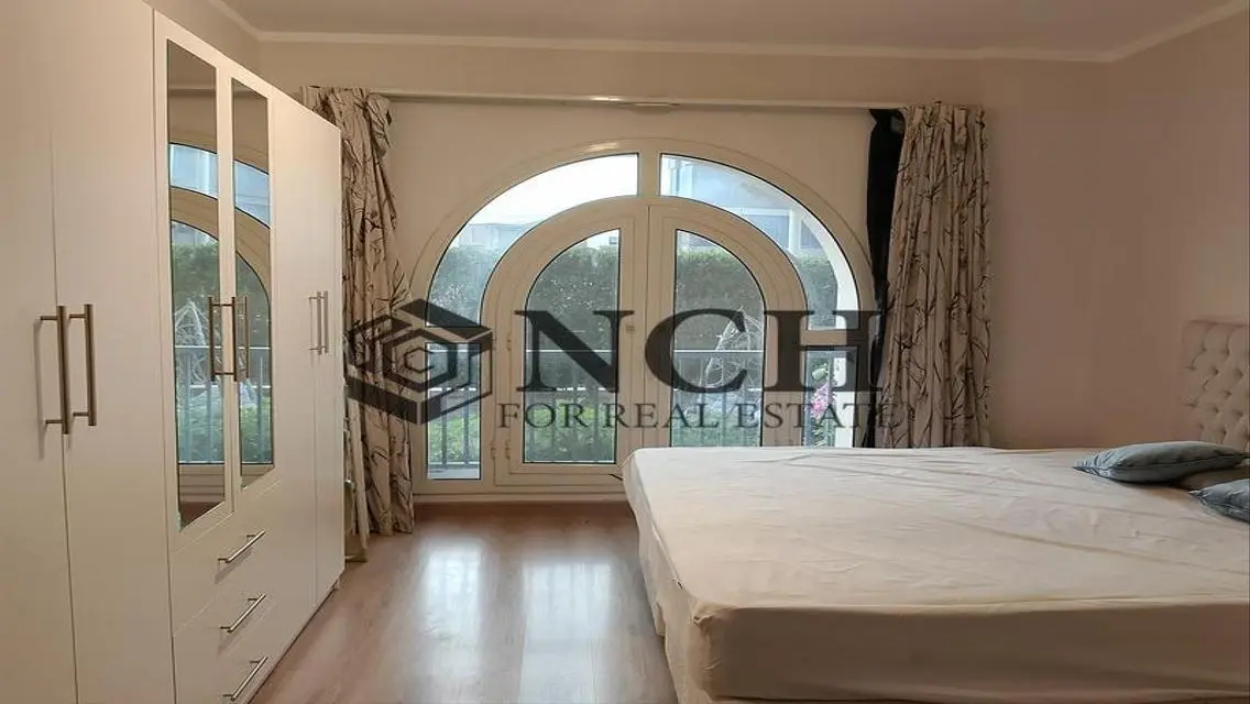 FULLY FURNISHED APARTMENT WZ GARDEN 70M FOR RENT .