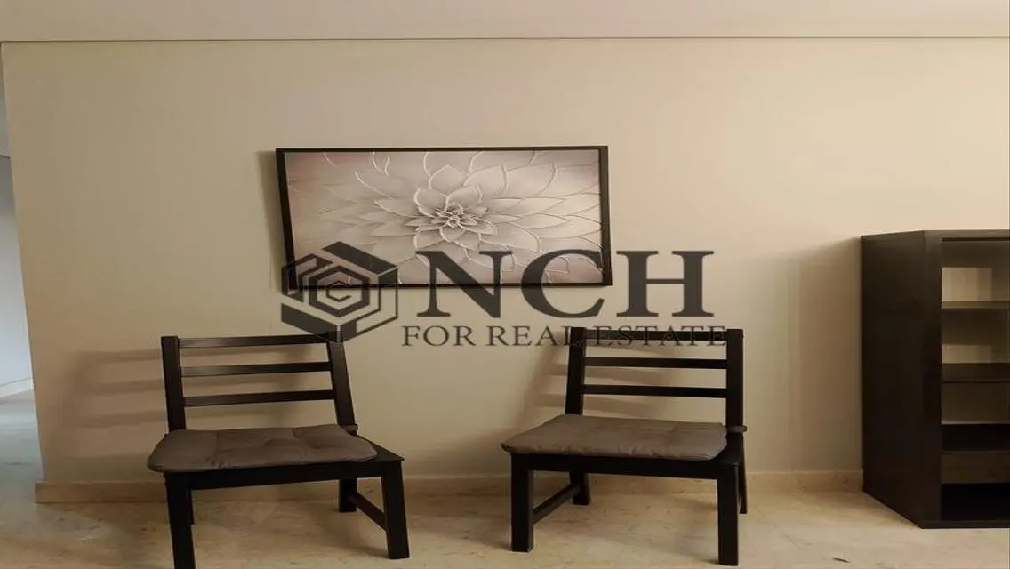 FULLY FURNISHED APARTMENT WZ GARDEN 70M FOR RENT .