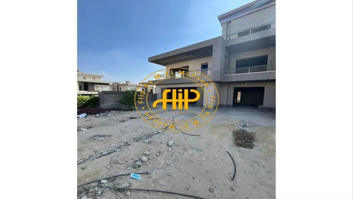 Exclusive Corner Villa For Sale Water Feature 628M