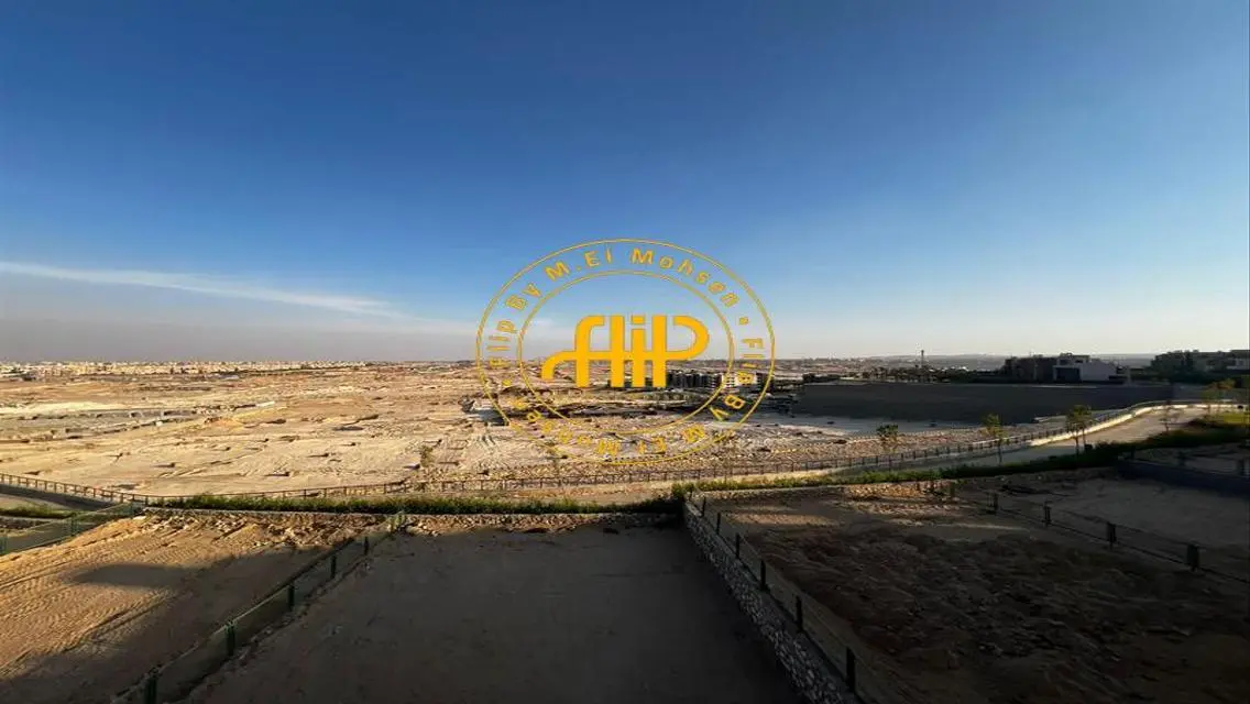 TV10  For Sale In Gold Cliff 600 M