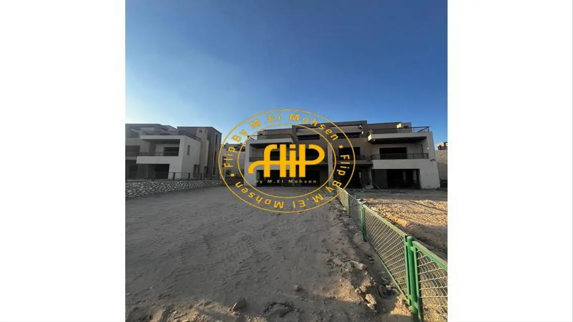 TV10  For Sale In Gold Cliff 600 M