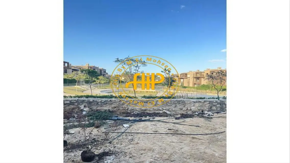 RT8 Middle For Sale In Westridge 305M