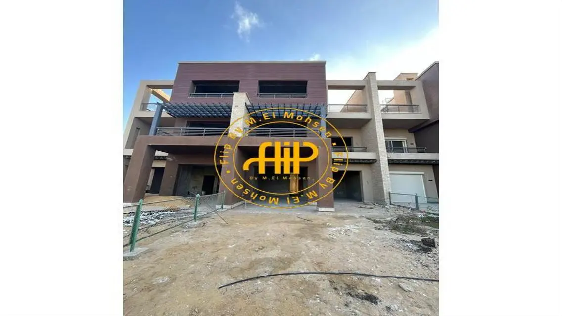 RT8 Middle For Sale In Westridge 305M