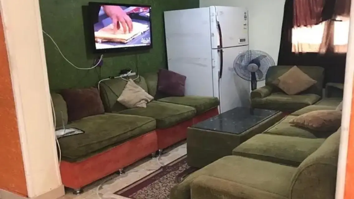 شقة مفروشة للإيجار المعادي الضباط صقر قريش 