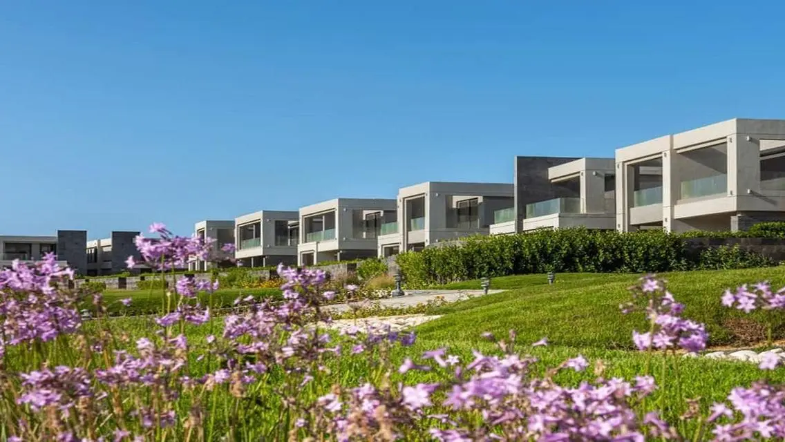 Luxury Villa for Sale with Spacious Area and Private Pool