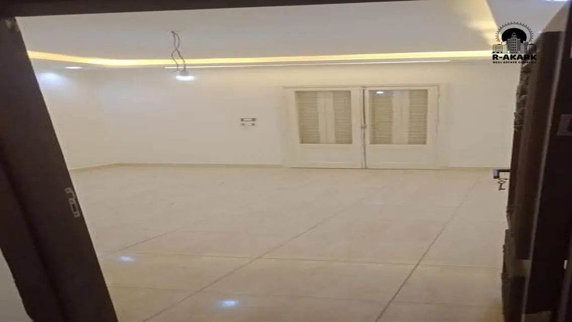 شقة للايجار في مكرم عبيد 185 متر في مدينة نصر