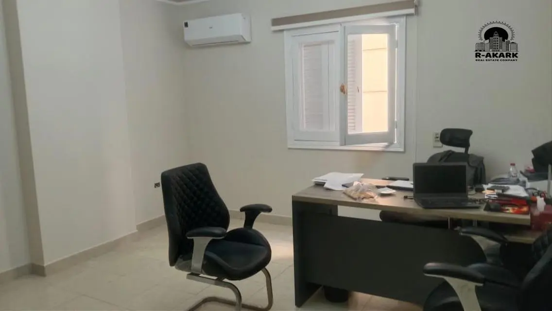 مقر اداري للايجار في مربع الوزراء في شيراتون دور 1