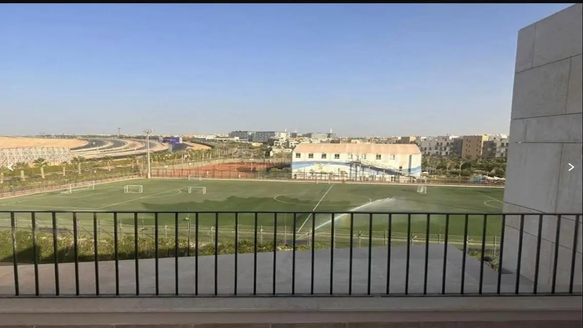 شقةاستلام فوري تشطيب راقي في بيفرلي هيلز  من سوديك
