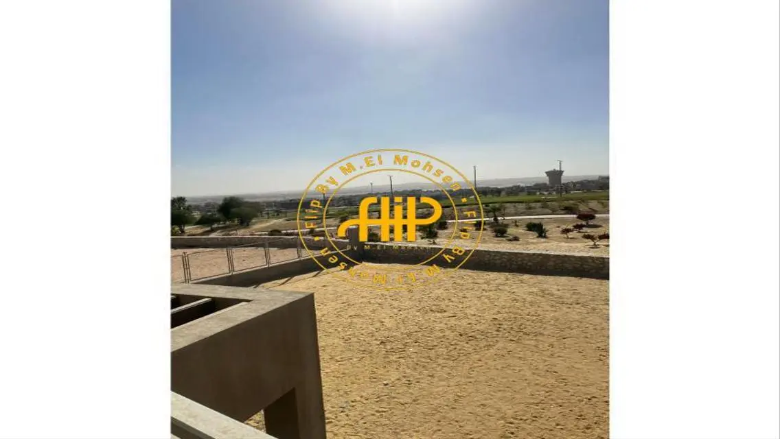First row golf standalone in Palm hills golf views