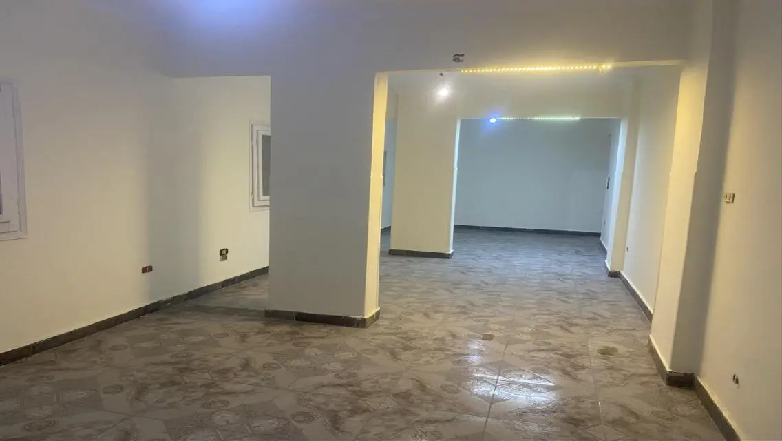 شقة للايجار ناصيه مميزه ع ش محمود النحاس بالهرم