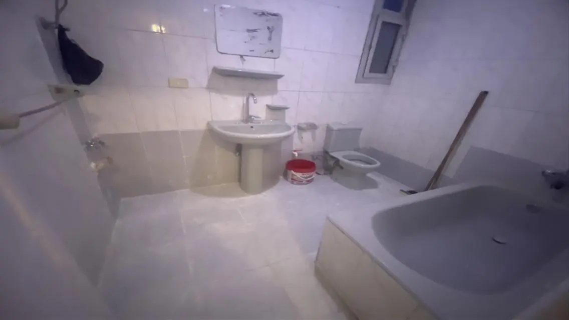 شقة للايجار ناصيه مميزه ع ش محمود النحاس بالهرم