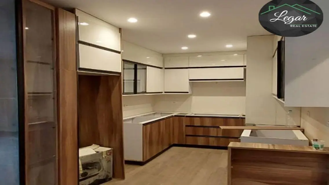 For sale in Westown, 2-bedroom apartment, 1/2 furn