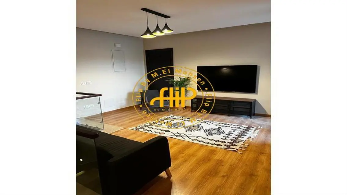 Upper Duplex For Rent In Westown 270M