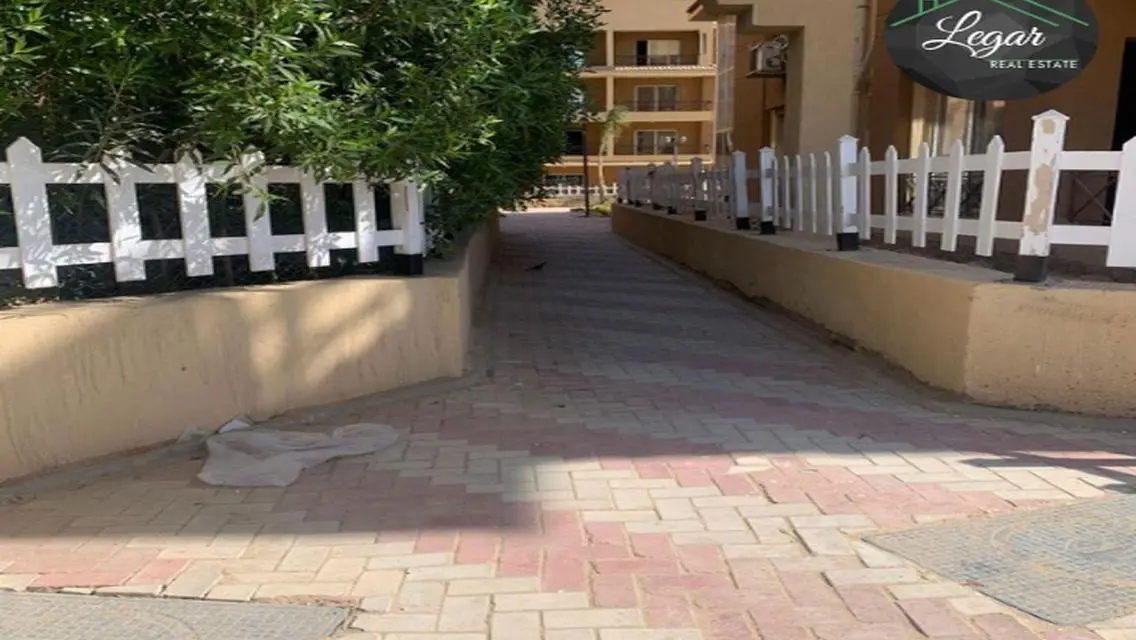 للايجار في الخمائل 2 غرف مفروشه/28000 موقع مميز