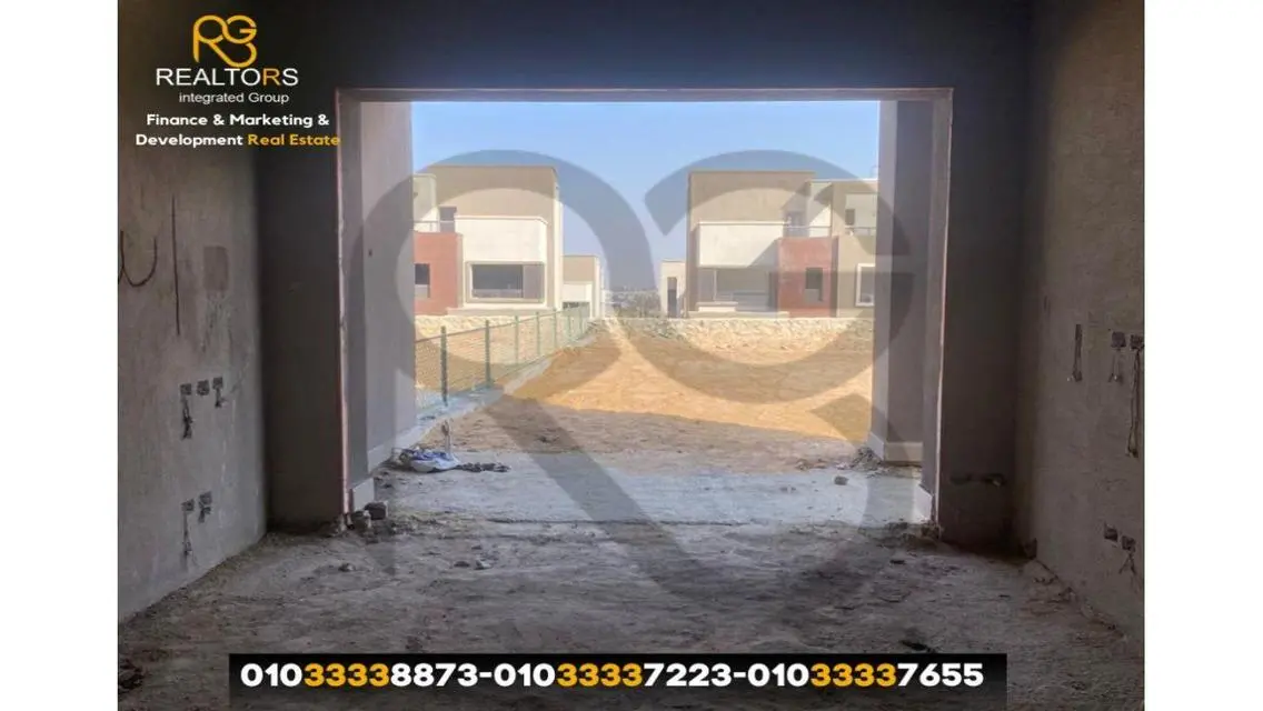 للبيع: فيلا305م  – توين هاوس العنوان: كمبوند – نيو