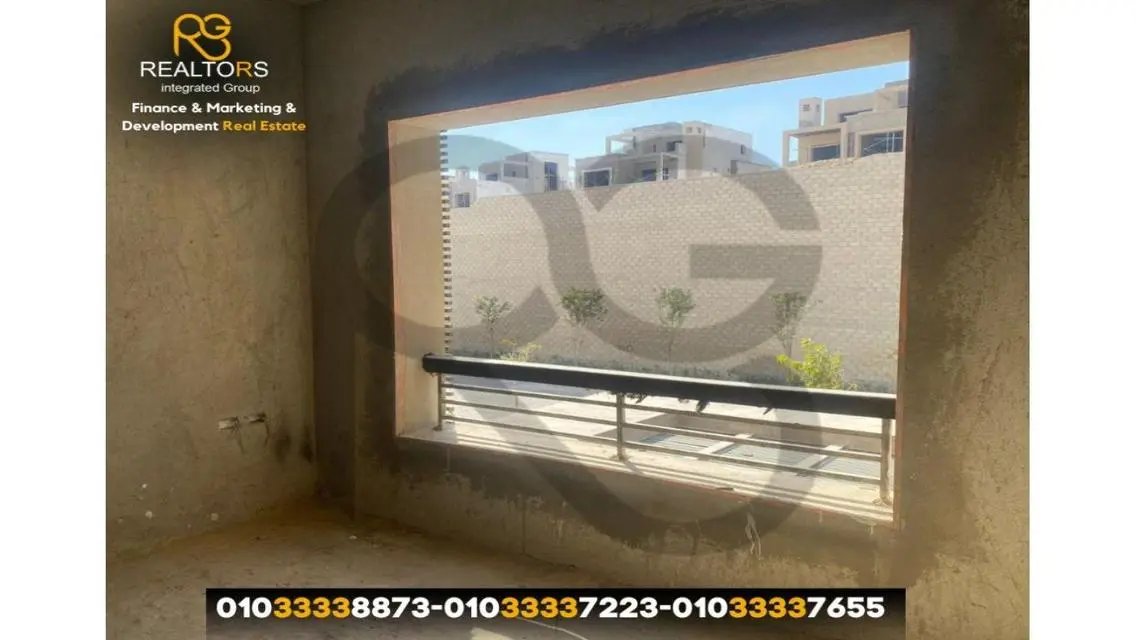 للبيع: فيلا305م  – توين هاوس العنوان: كمبوند – نيو