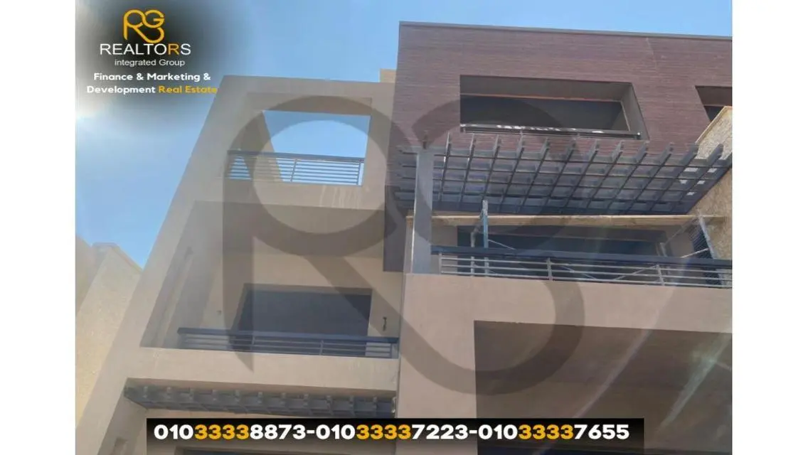 للبيع: فيلا305م  – توين هاوس العنوان: كمبوند – نيو