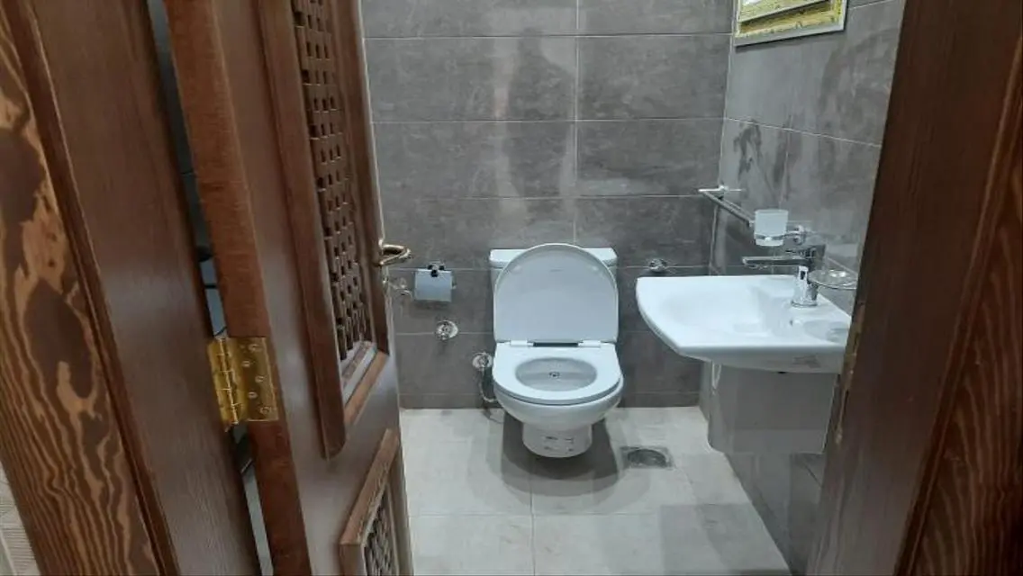 مكتب للايجار شارع المرغني 400م سوبر لوكس مكيفه