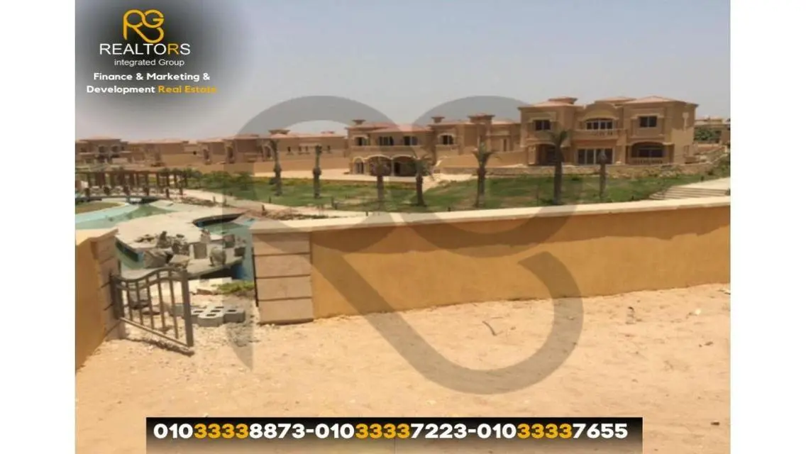 فيلا مستقله للبيع 800م كمبوند رويال ميدوز تسهيلات