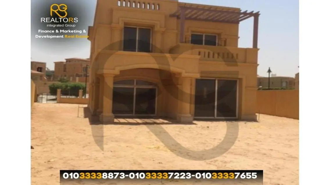 فيلا مستقله للبيع 800م كمبوند رويال ميدوز تسهيلات