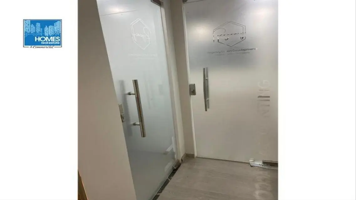 office rent 1300sqm in 650.000 EG street finished.
