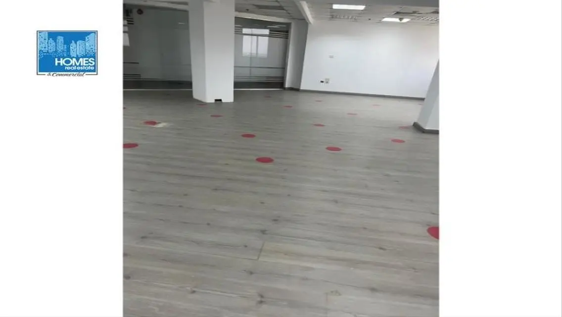 office rent 1300sqm in 650.000 EG street finished.