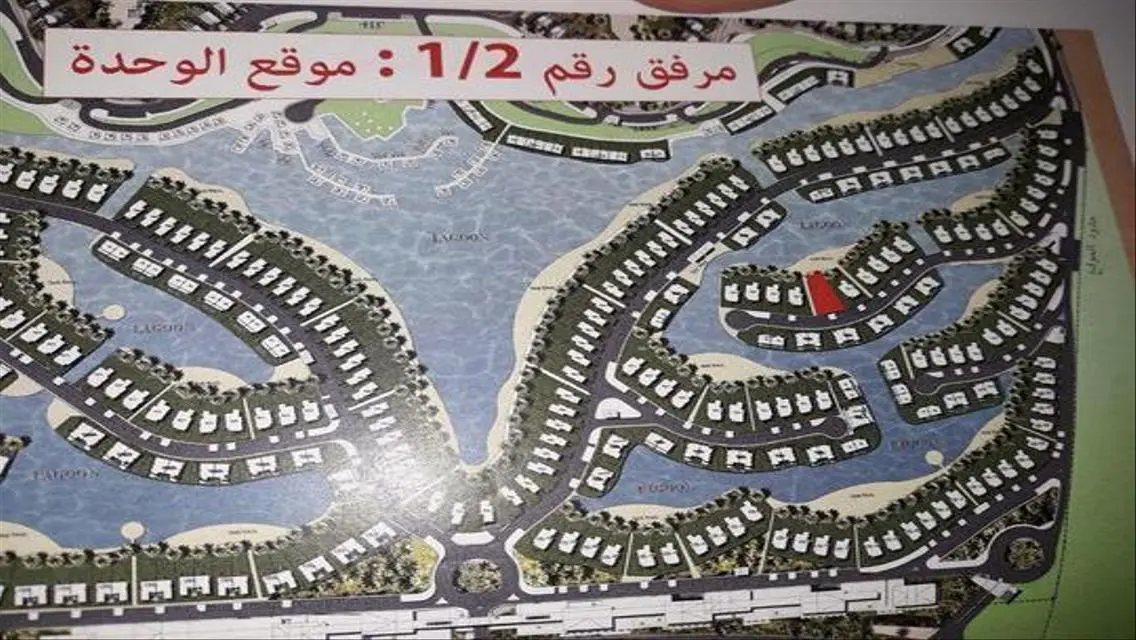 بينتهاوس يطل علي اللاجون بشاطئ خاص للبيع