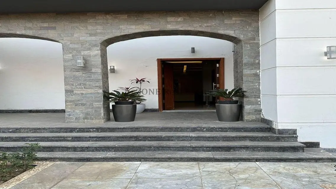 Standalone villa for rent in Swan Lake Compound,
