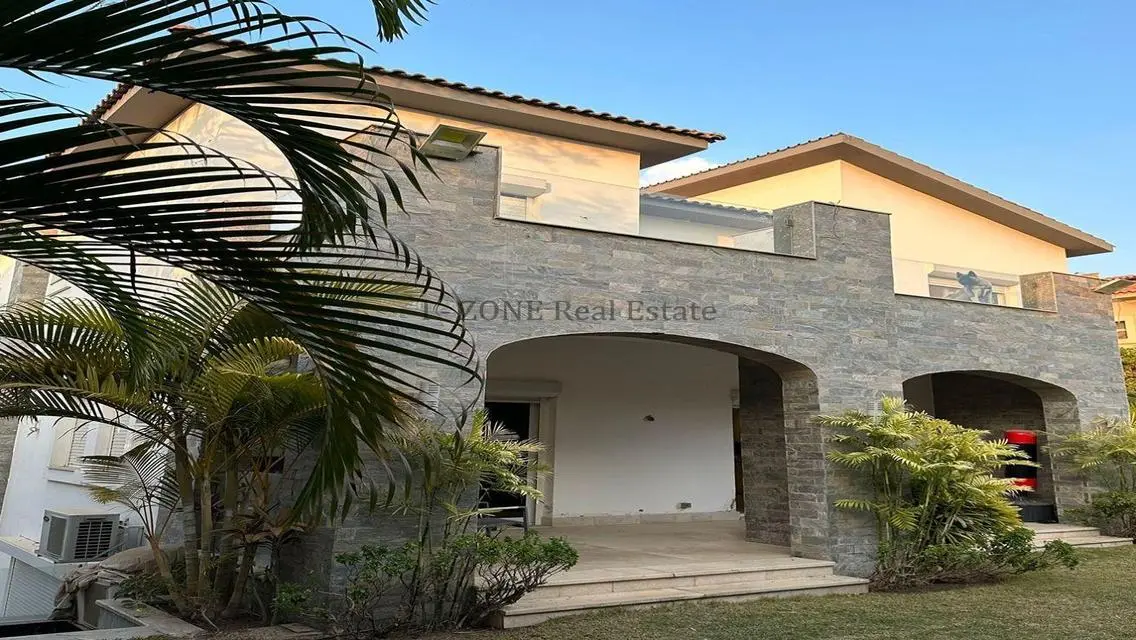 Standalone villa for rent in Swan Lake Compound,