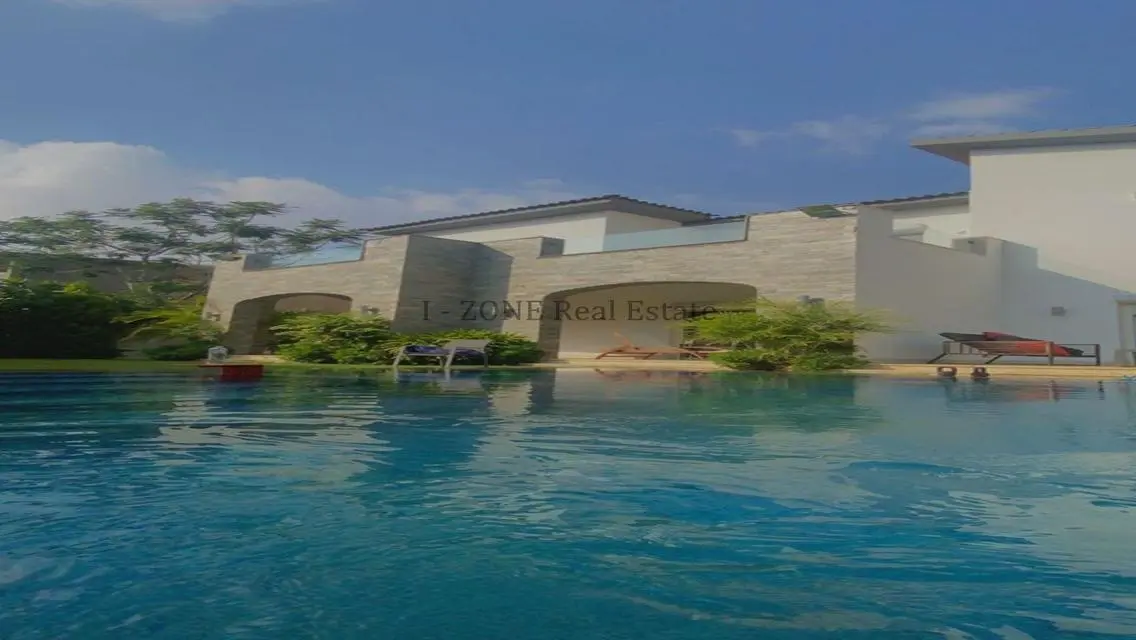 Standalone villa for rent in Swan Lake Compound,