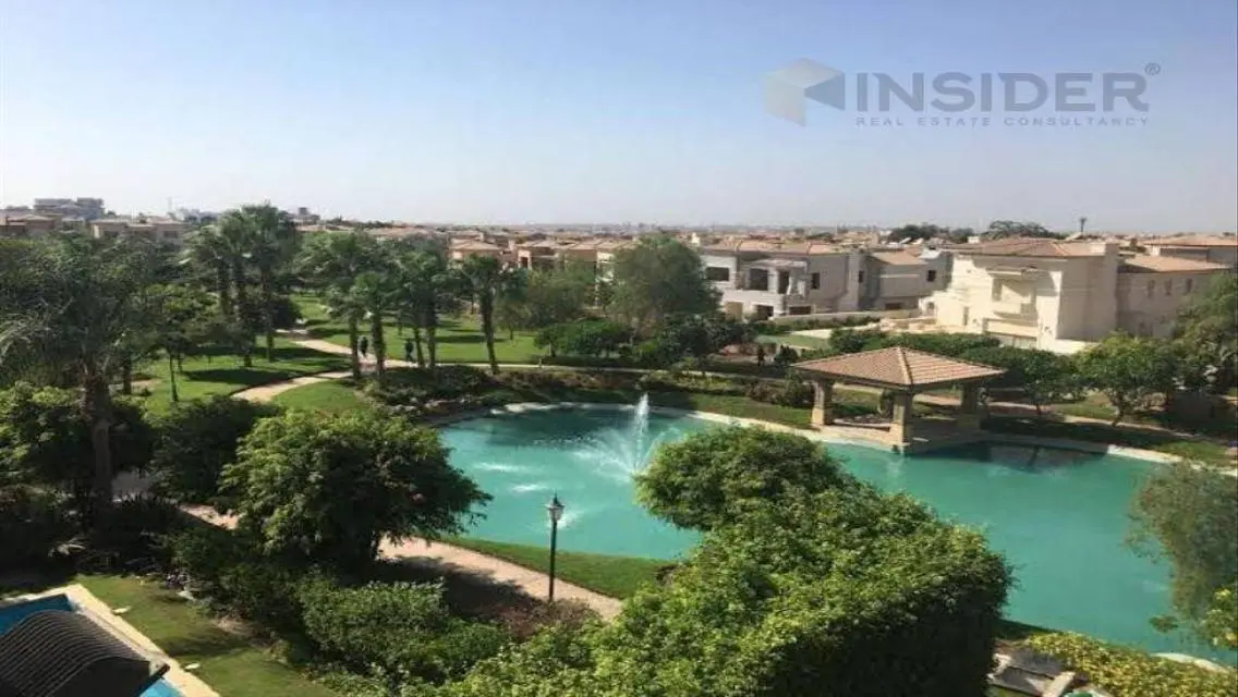 فيلا مستقله بحمام سباحه و فيو لاند سكاب في ليك فيو