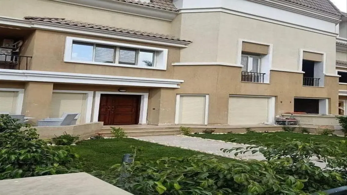 فيلا فاخرة للبيع بمساحة واسعة