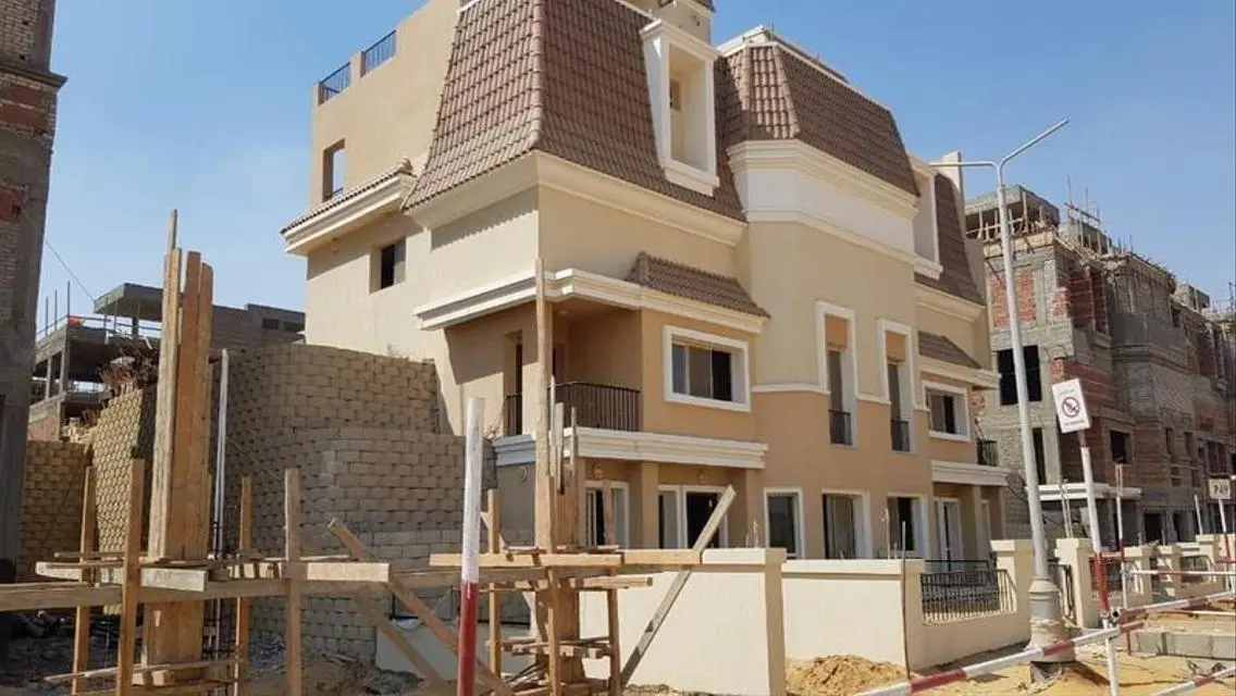 فيلا فاخرة للبيع بمساحة واسعة