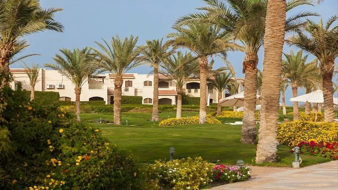 فيلا فاخرة في لافيستا 6 بسعر 15,900,000