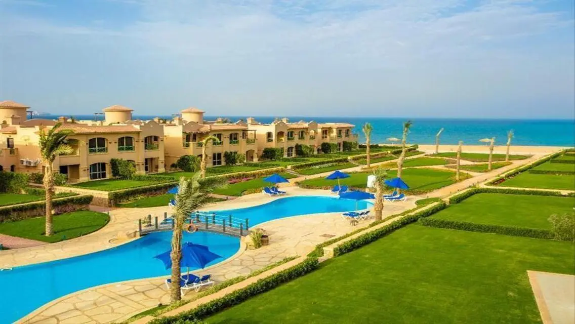 فيلا فاخرة في لافيستا 6 بسعر 15,900,000