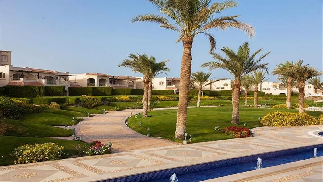 فيلا فاخرة في لافيستا 6 بسعر 15,900,000