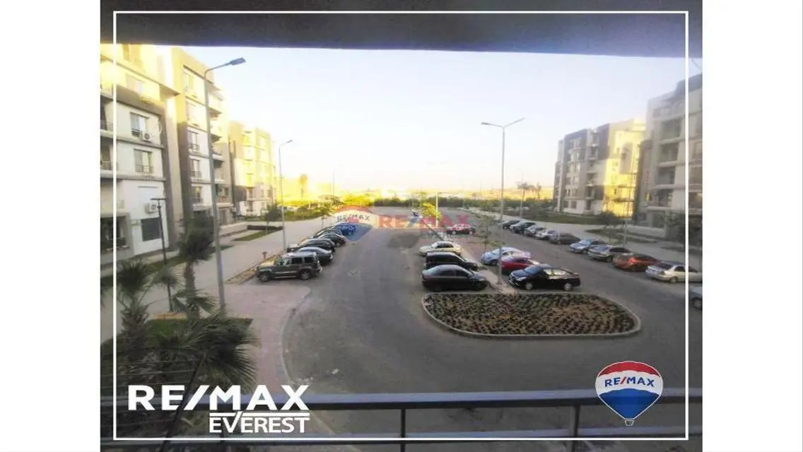 Fully Furnished Apartment 130sqm in Jannah Zayed 2