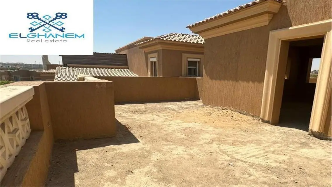 تاون هاوس استلام فوري أمام جاردن 8