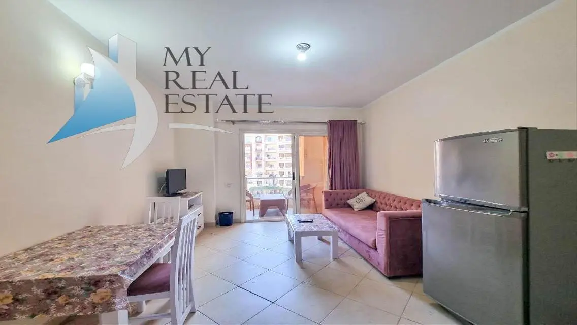 Furnished pool view 1 bed in Florenza Khamsin