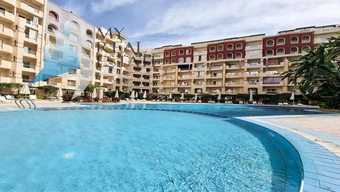 Furnished pool view 1 bed in Florenza Khamsin